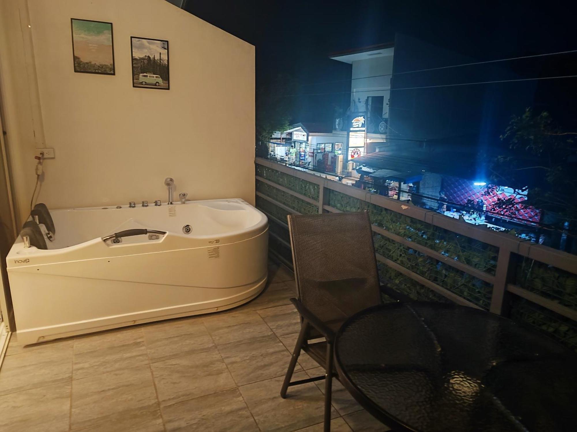 Bonsai Jacuzzi Suites Panglao Eksteriør bilde