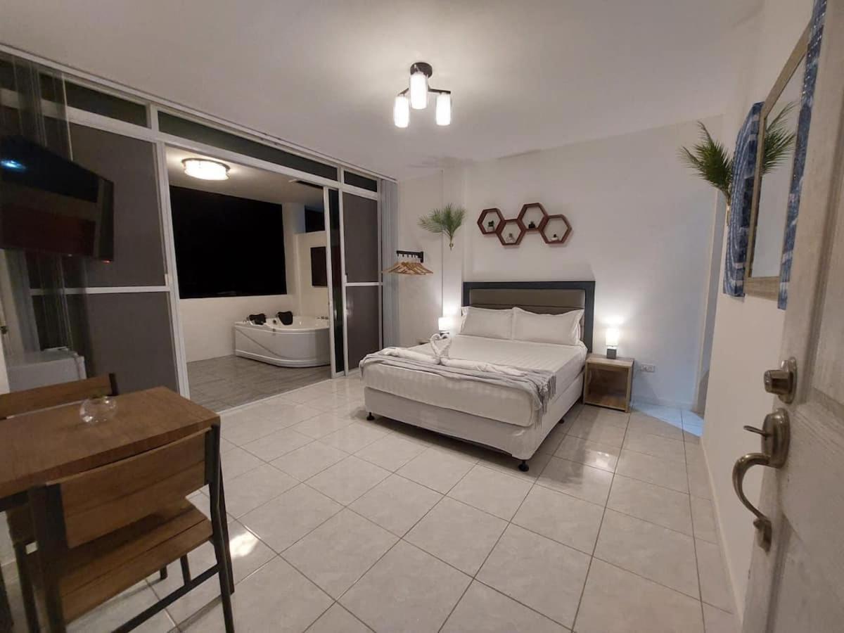 Bonsai Jacuzzi Suites Panglao Eksteriør bilde